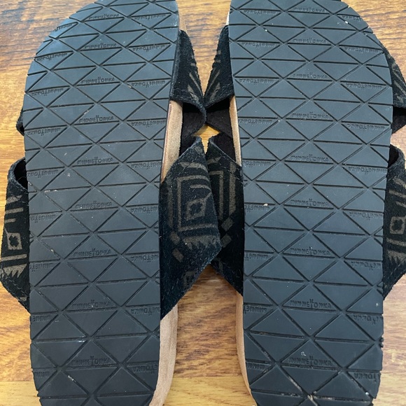 Minnetonka size 9 - Picture 5 of 5